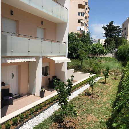 Drop In Split Luxury Suites Exterior foto