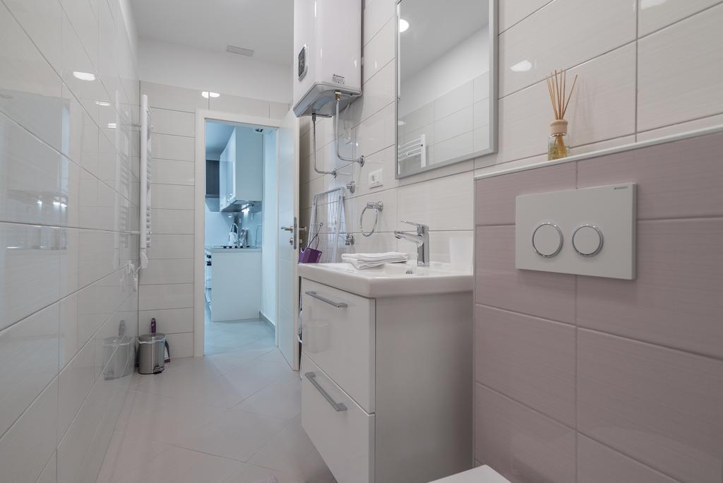 Drop In Split Luxury Suites Exterior foto